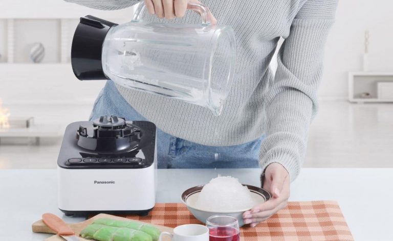 This Is The Best Ice Crushing Blender Under $100 + 14 Others To Consider